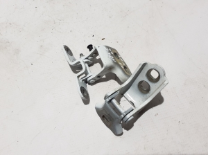 Charnière supérieure de porte arrière - 804002829R
