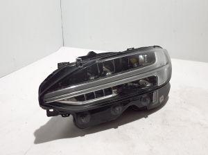 VOLVO S90 (2016–2026) Esituli 32342464 - 3