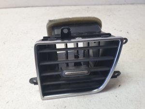 Dashboard air vent grilles - 4H1820952A