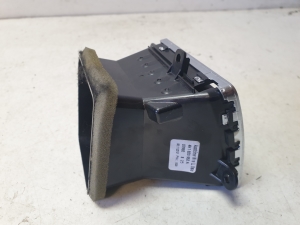 AUDI A8 D4 (2010–2017) Dashboard air vent grilles 4H1820952A - 3