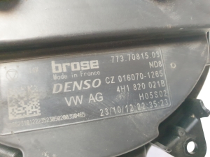 AUDI A8 D4 (2010–2017) Salongi puhuri mootor 4H1820021B - 2