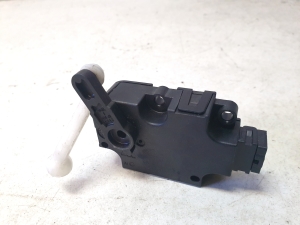 AUDI A8 D4 (2010–2017) Stellmotor Heizungsklappe CZ1139300855 - 2