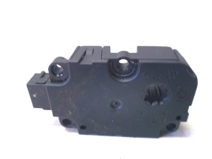 AUDI A8 D4 (2010–2017) Stellmotor Heizungsklappe CZ1139300856 - 3