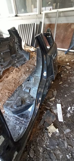 Land Rover Range Rover IV (2012–2026) Aizmugurējais spārns un tā detaļas LR036413 - 2