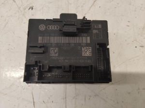 Front door control unit - 8T0959792P