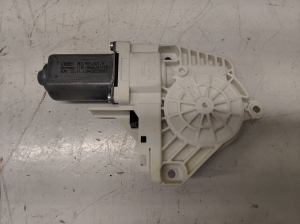 AUDI A4 B8 (2007–2016) Front door window regulator motor 8K0959801 - 2