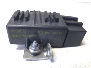 Relay - 3T0959772B