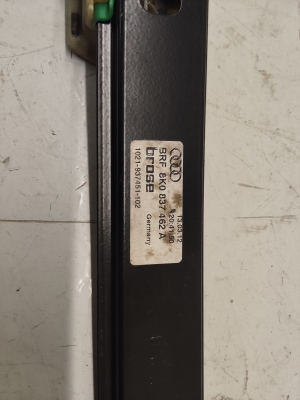 AUDI A4 B8 (2007–2016) Front door window regulator 8K0837462 - 3