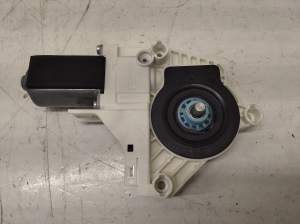 Fensterhebermotor vorne - 8K0959802