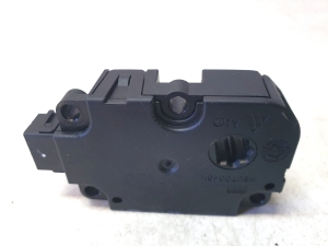AUDI A8 D4 (2010–2017) Stellmotor Heizungsklappe CZ1139300856ND8 - 3