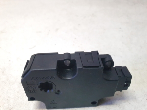 AUDI A8 D4 (2010–2017) Stellmotor Heizungsklappe CZ1139300856ND8 - 4
