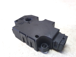 AUDI A8 D4 (2010–2017) Salongi soojenduse klapi mootor CZ1139300855ND8 - 2
