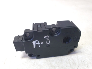 AUDI A8 D4 (2010–2017) Salongi soojenduse klapi mootor CZ1139300855ND8 - 3