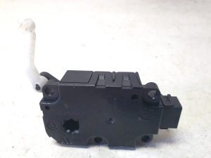 AUDI A8 D4 (2010–2017) Salongi soojenduse klapi mootor CZ1139300855ND8 - 4