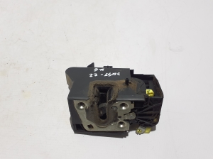 Dacia Duster (2017–2024) Rear side door lock 825031773R - 2