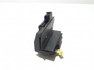 Dacia Duster (2017–2024) Rear side door lock 825031773R - 3
