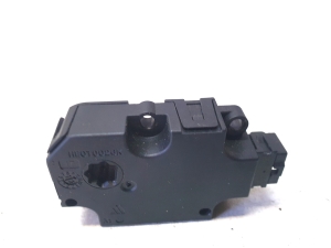 AUDI A8 D4 (2010–2017) Stellmotor Heizungsklappe CZ1139300856 - 2