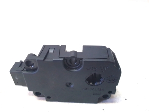 AUDI A8 D4 (2010–2017) Stellmotor Heizungsklappe CZ1139300856 - 3