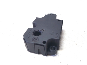 AUDI A8 D4 (2010–2017) Stellmotor Heizungsklappe CZ1139300856 - 5