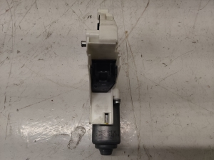 AUDI A4 B8 (2007–2016) Rear side door window regulator motor 8K0959812 - 3
