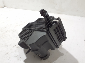 Dacia Duster (2017–2024) Luftfiltergehäuse 165002896R - 4