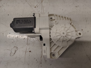 AUDI A5 (2007–2016) Front door window regulator motor 8T0959801 - 2