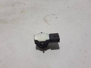 Dacia Duster (2017–2024) Front parking sensor 284389511R - 3