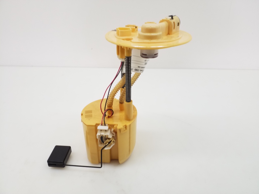 Used TOYOTA Yaris Fuel level gauge in the tank 770100D020