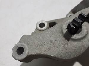 Dacia Duster (2017–2024) Engine mount 112322283R - 3