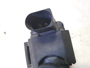 AUDI A8 D4 (2010–2017) Magnetventil 059906629D - 2