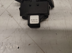 AUDI A5 (2007–2016) Door lock/unlock switch 8K2962108 - 3