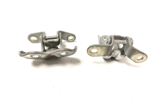 Opel Mokka (2012–2020) Front door top hinge 13577116 - 3