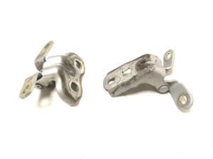 Opel Mokka (2012–2020) Front door top hinge 13577116 - 2