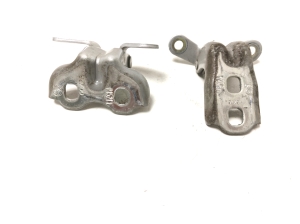 Opel Mokka (2012–2020) Front door top hinge 13577116 - 4