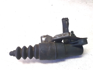 AUDI A6 C5 (1997–2005) Kupplungsgeberzylinder 8E0721257A - 2