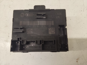 AUDI A5 (2007–2016) Front door control unit 8T0959792Q - 2
