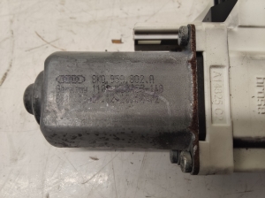 AUDI A5 (2007–2016) Rear side door window regulator motor 8K0959802 - 3