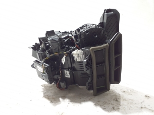 Dacia Duster (2017–2024) Heater and its parts 272704076R - 4