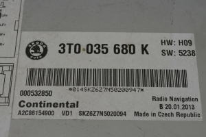 Skoda Superb (2008–2015) Radio (head unit) 3T0035680K - 3