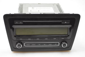 Radio / CD-Player / DVD-Player / Navigation - 5J0035161E