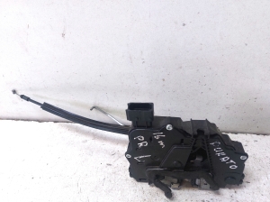 Front door lock - 971047101