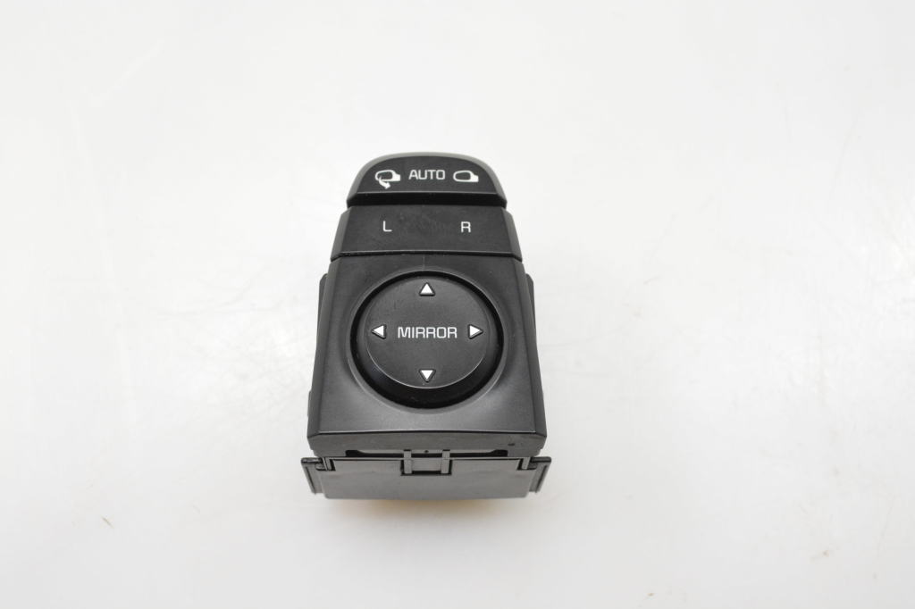 Kia Sportage (2016–2021) Mirror control switch 93530D9500