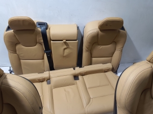 VOLVO XC60 (2017–2026) Salons un tā detaļas - 3