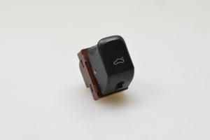 AUDI A4 B8 (2007–2016) Trunk opening switch 8k0959831 - 3