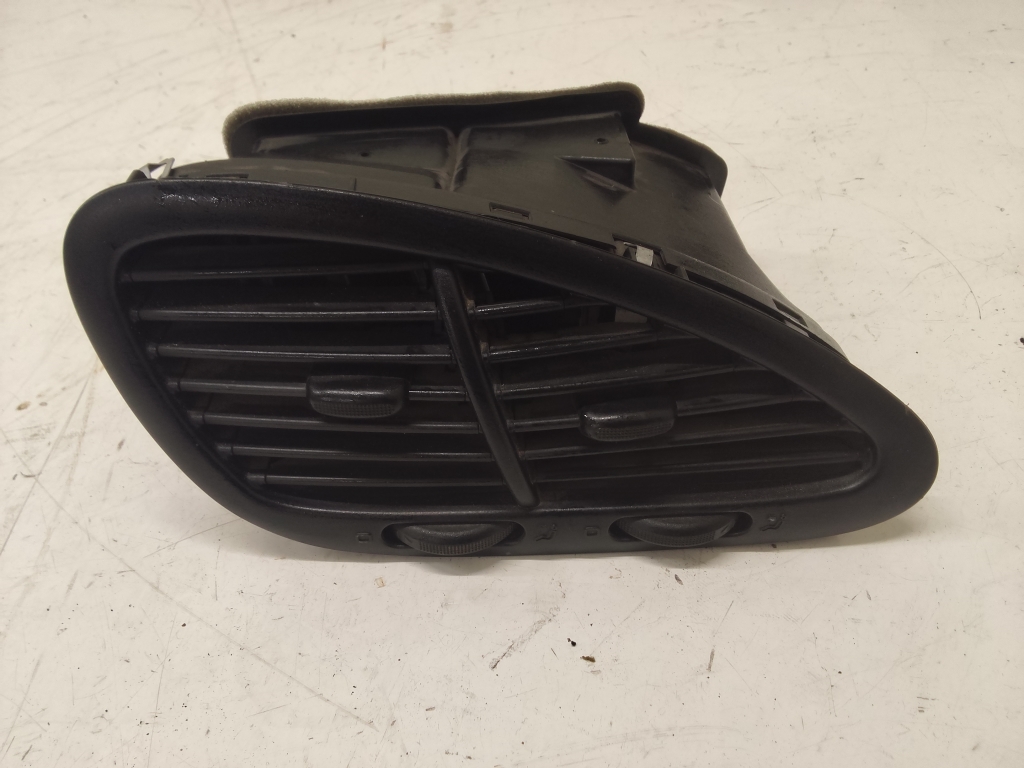 Volkswagen Sharan (1995–2010) Dashboard air vent grilles 7M1819728 Volkswagen Sharan (1995–2010) Dashboard air vent grilles 7M1819728