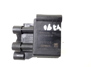 Mercedes Benz EQC N293 (2019–2026) Õhkvedrustuse klapp A2513200158 - 3