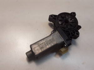 Kia Sorento (2009–2014) Rear side door window regulator motor 834502P000 - 2
