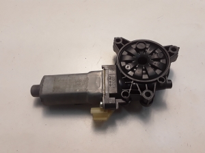   Hinterer Seitentür-Fensterhebermotor  - 834502P000 