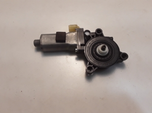 Kia Sorento (2009–2014) Rear side door window regulator motor 834502P000 - 3