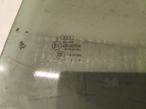 Aizmugurējo sānu durvju stikls - 43R007954